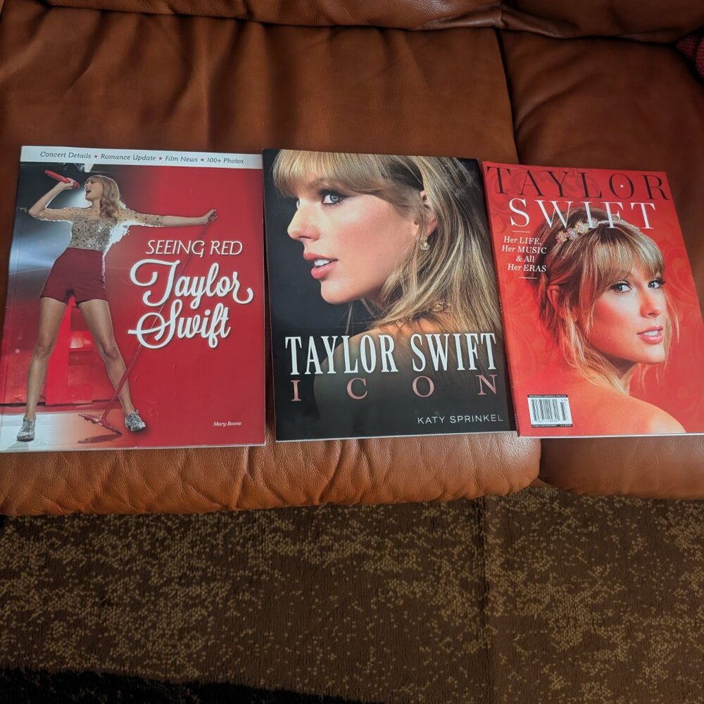 Lot of 3 Taylor Swift Collector's Magazines